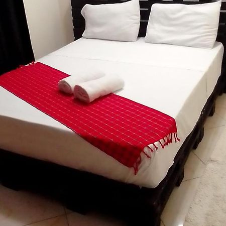 Kc Homes Tours &Travels Момбаса Экстерьер фото